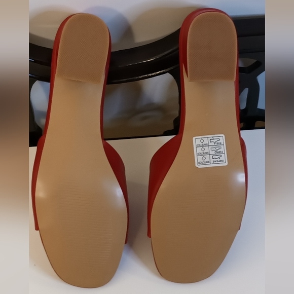 Slide Sandals - Picture 3 of 4